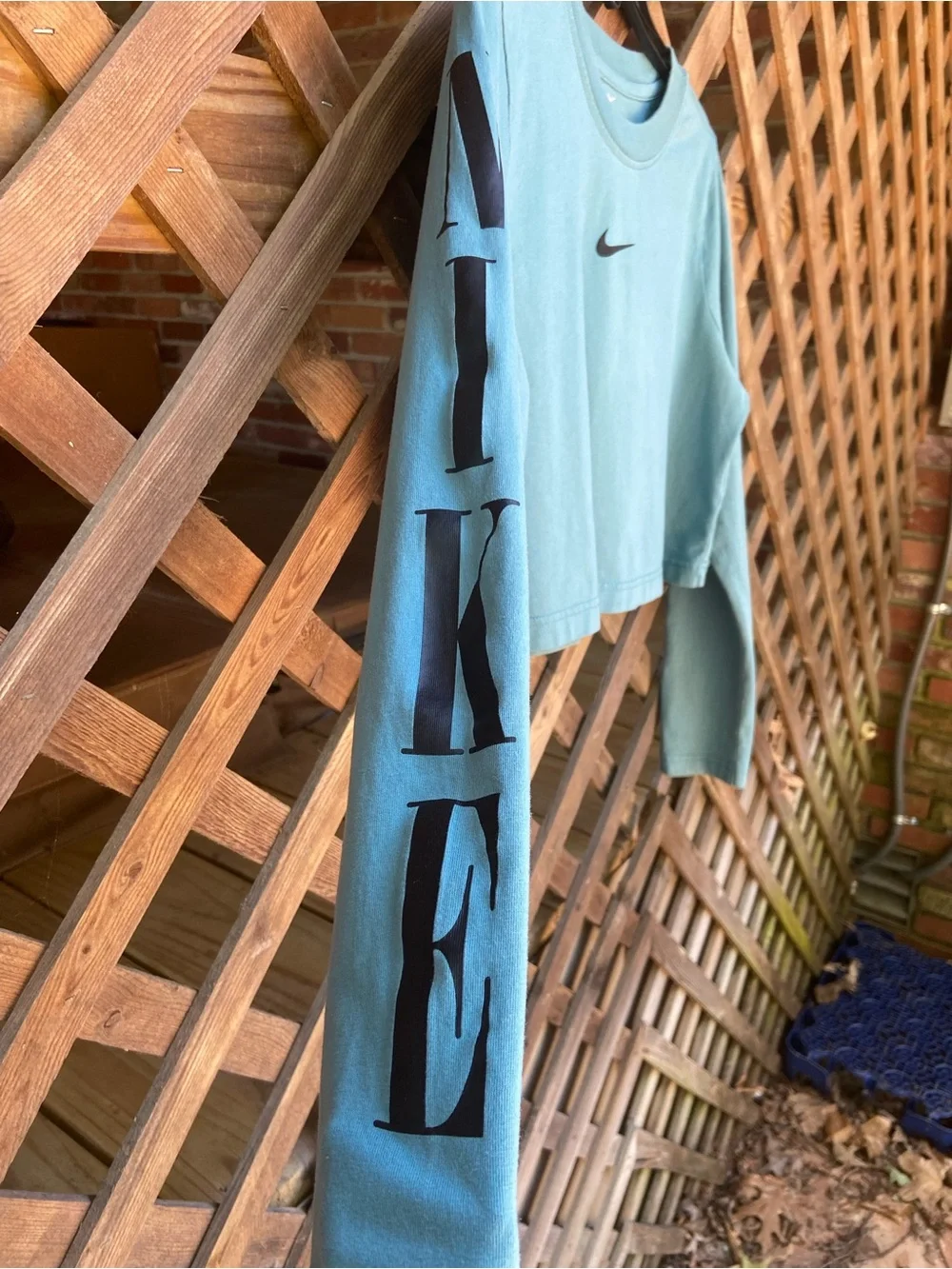 Nike Teal (blue / green) Long Sleeve Cropped Top Size L